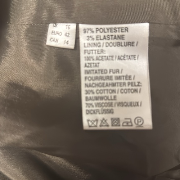 Gorgeous lined Jacques Vert faux suede suit with removable faux sheepskin collar - Picture 7 of 7